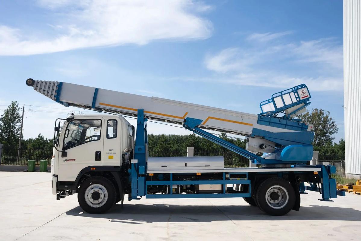 无锡锡山云梯上料车租赁费用